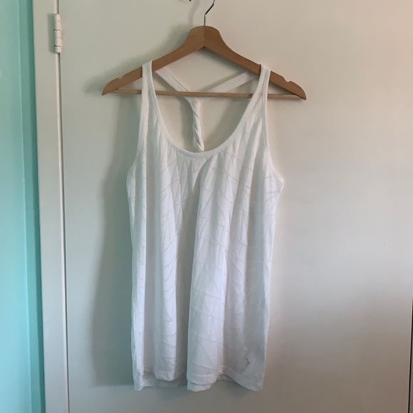 Old Navy Active Semi-fitted twisted racer back - Picture 1 of 4